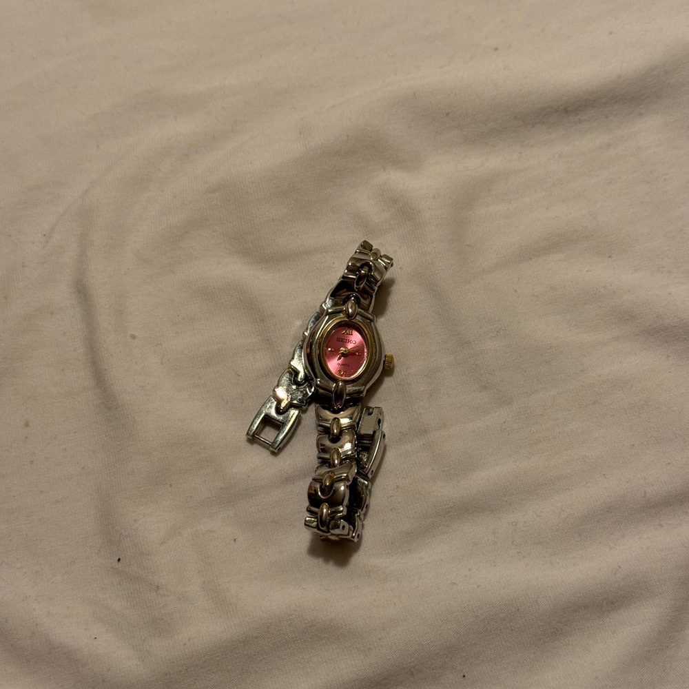 Vintage Silver Tone and Pink Dial Seiko Women’s Watch